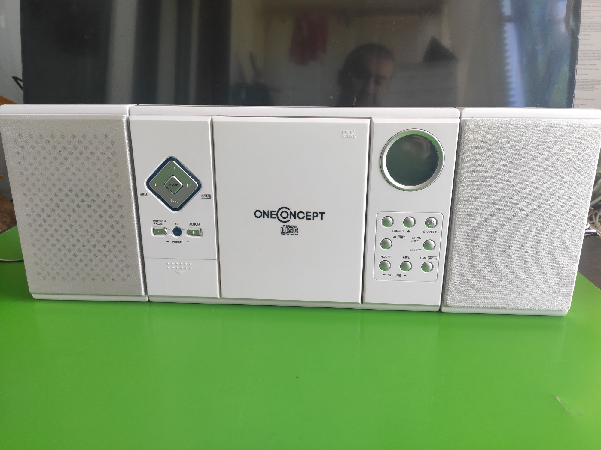 Стереосистема OneConcept MP3 USB SD AUX
OneConcept V-12