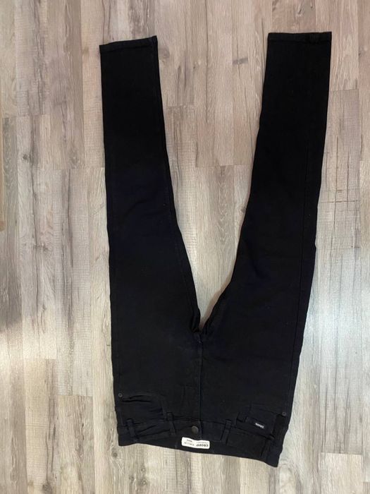 Чорні прямі джинси cropp