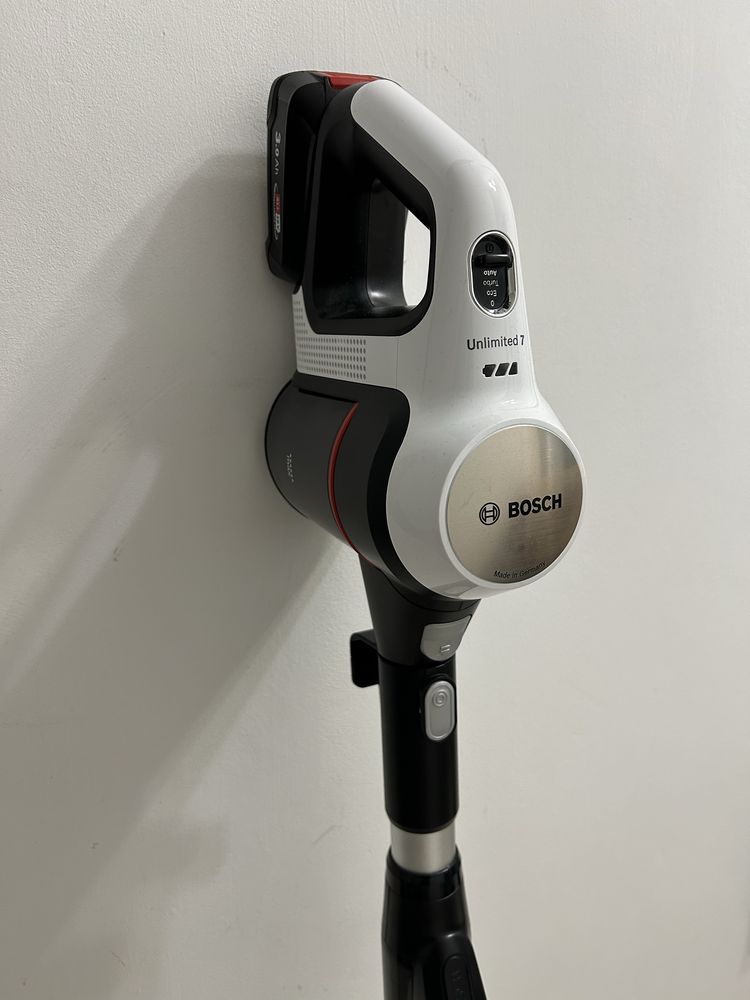 BOSCH BBS711W пилосос акумуляторний