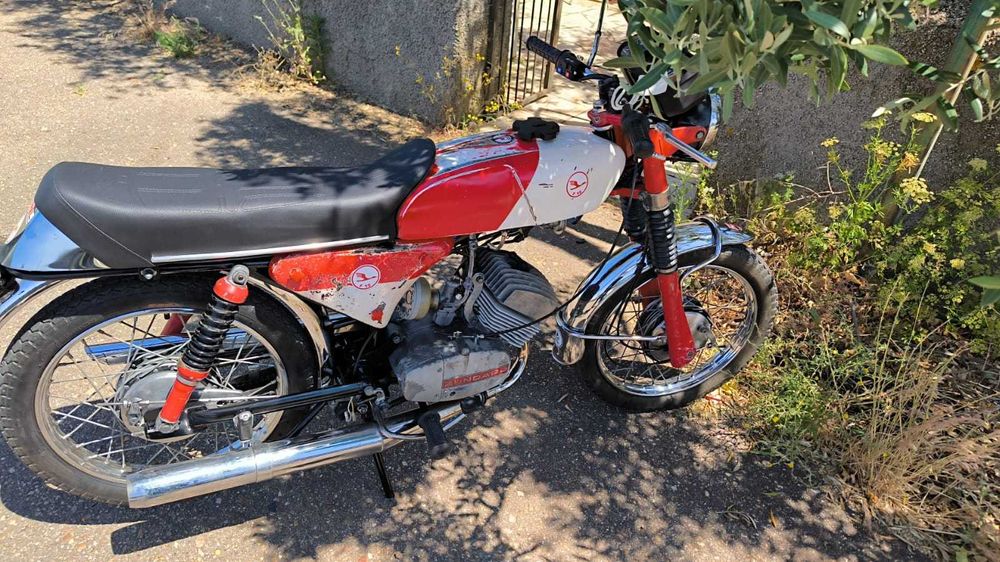 Motorizada muito rara F15