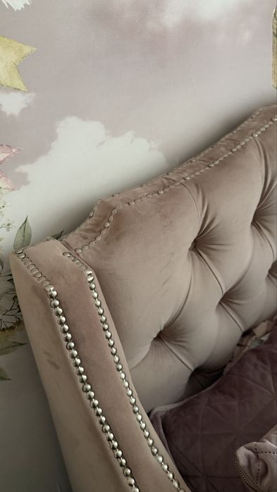 Ліжко дуже якісне, стильне та зручне