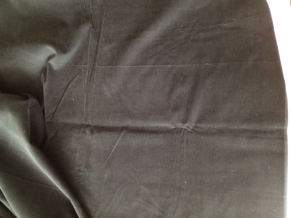 Тканини різних кольорів і структури