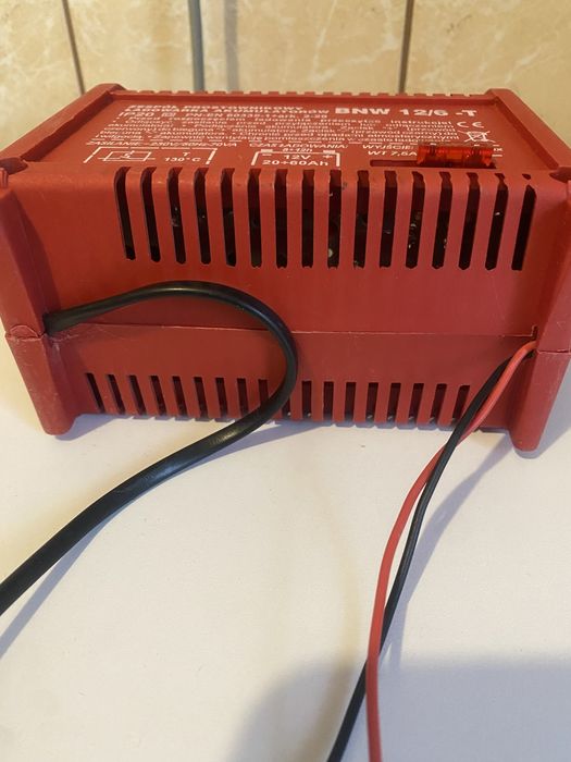 Prostownik do ładowania akumulatorów