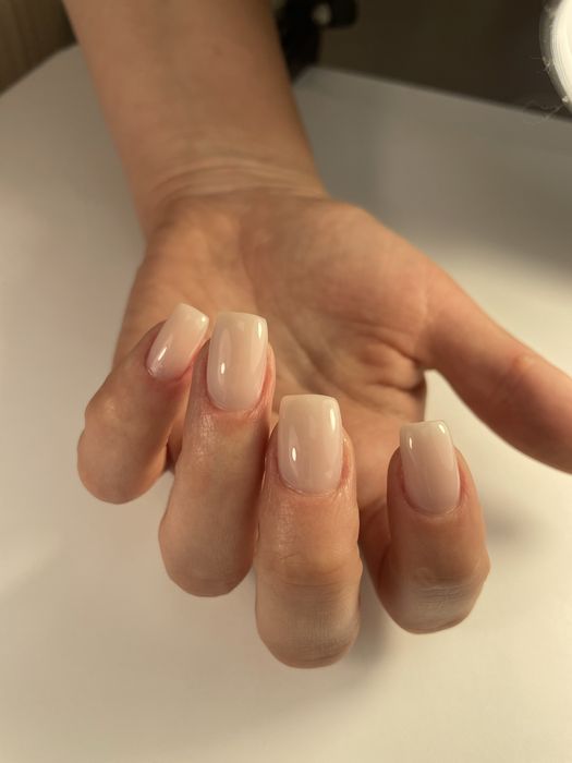 Послуги манікюру