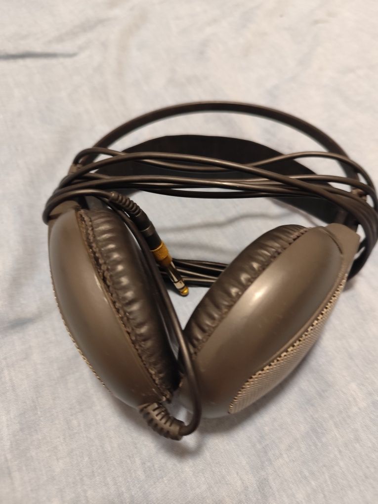 Assustadores AKG K-66