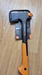 Siekiera Ciesielska Fiskars X10 Nowa