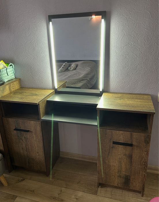 Туалетний столик, Трюмо з лед підсвіткою