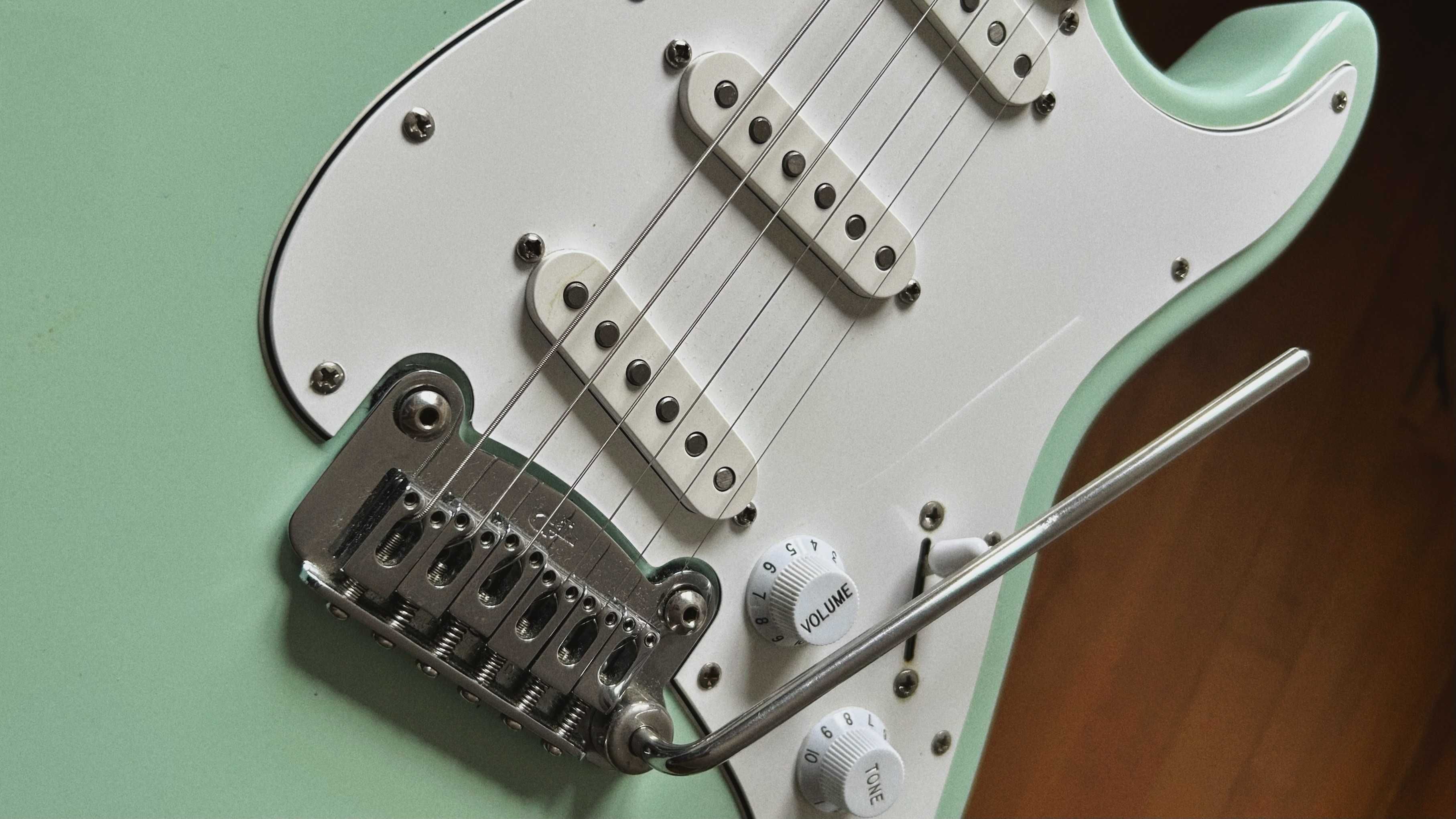 Guitarra G&L S-500 Legacy Tribute pickups Tonerider Alnico II Blues