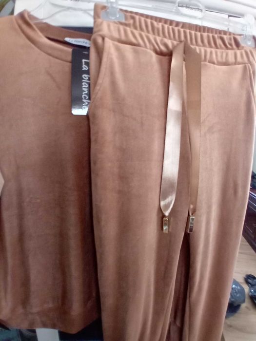 Dres welurowy la blanche