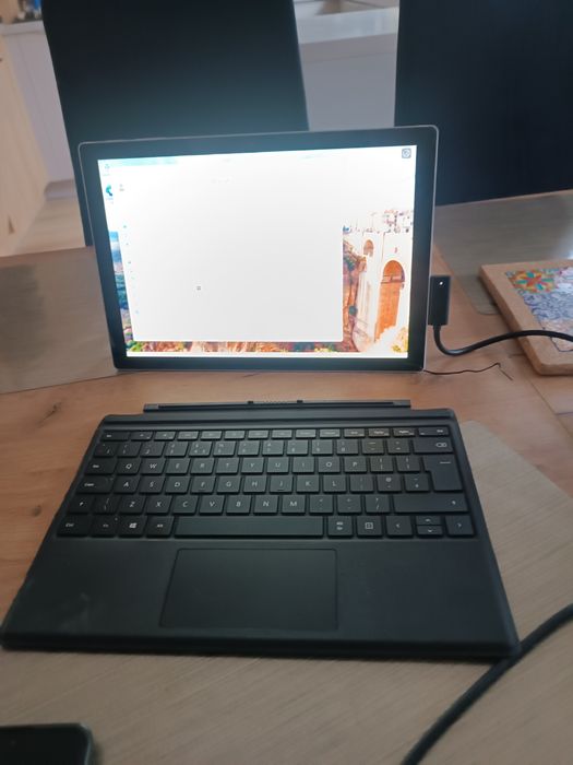 Surface pro 6 klawiatura ladowarka