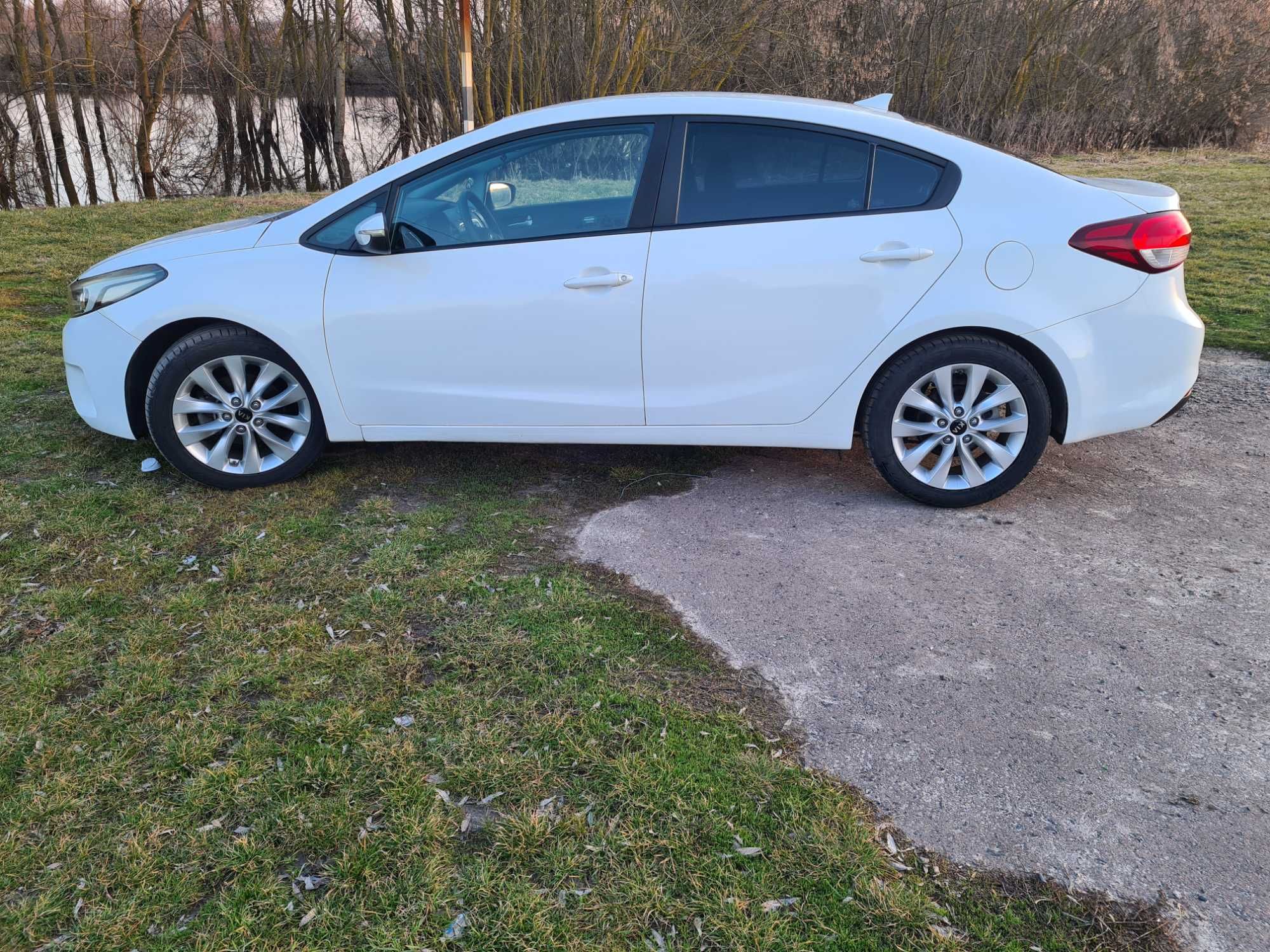 Kia Forte 2016 2,0 автомат