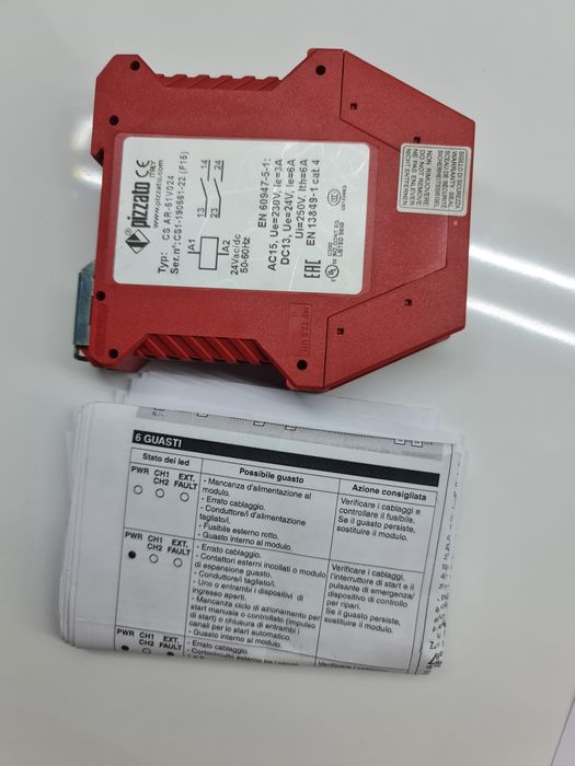 Rele de segurança  Pizzato CSAR-5V024
