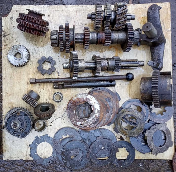 запчастини до фрезеро-токарного обладнення