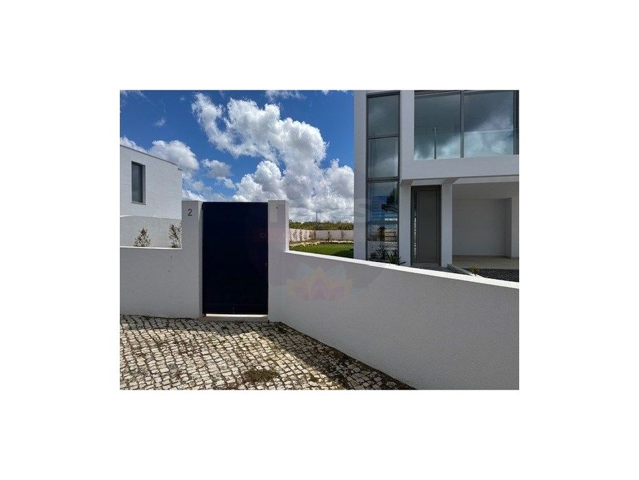 **Moradia de Luxo com Vista Deslumbrante para o Palácio da Pena**