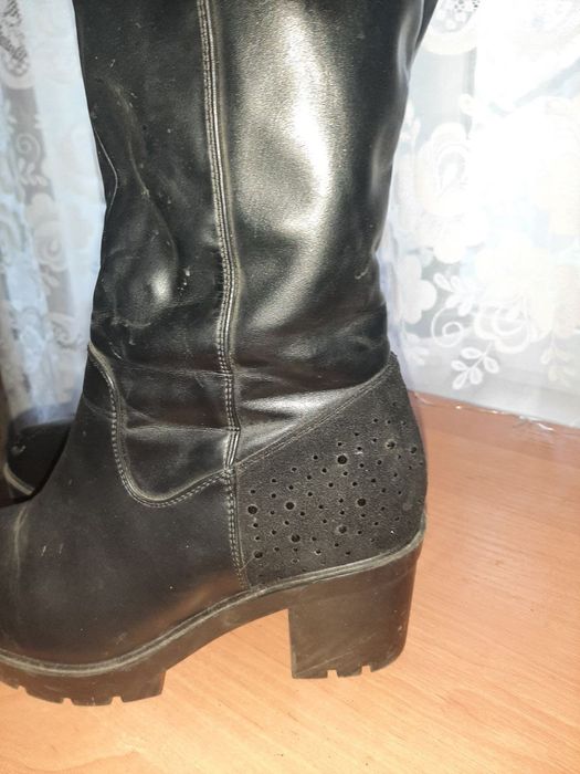 Сапожки на каблуку