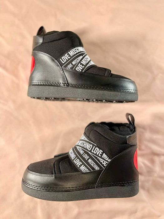 Черевики уггі жіночі зимові Love Moschino оригінал нові 37-38 розмір