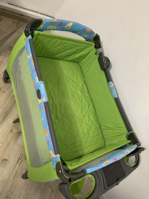 Дитяче ліжечко-манеж Graco