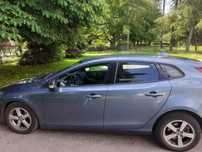 VOLVO V40 samochód osobowy wielozadaniowy 2012 r