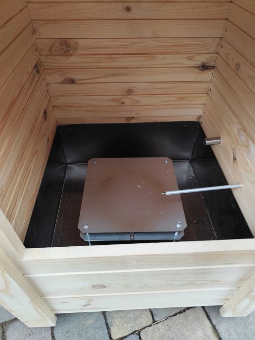 Drewniana wędzarnia elektryczna