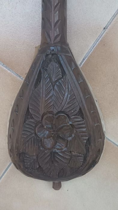 Alaúde vintage-precisa ligeiro restauro