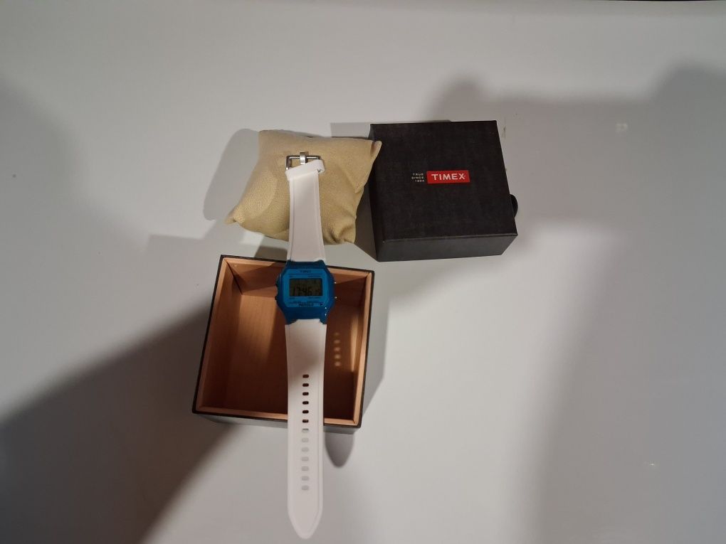 Оригінальні Timex.