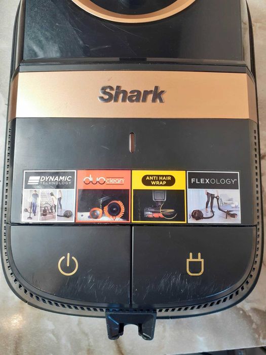 Odkurzacz bezworkowy Shark CZ500EUT