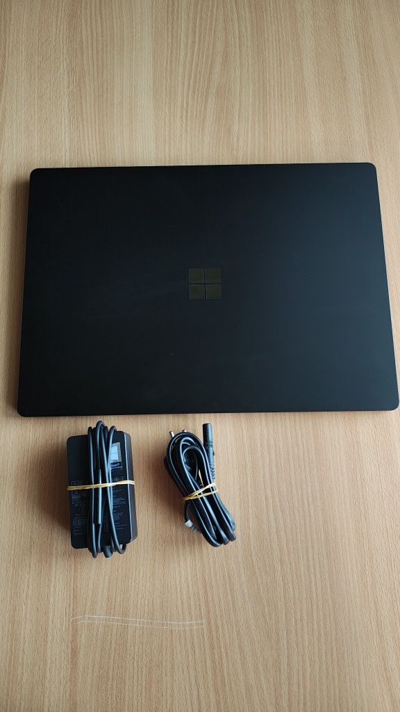 Microsoft Surface Laptop3 15cali Intel Core i5-1035G7/ 8GB 256GB SSD