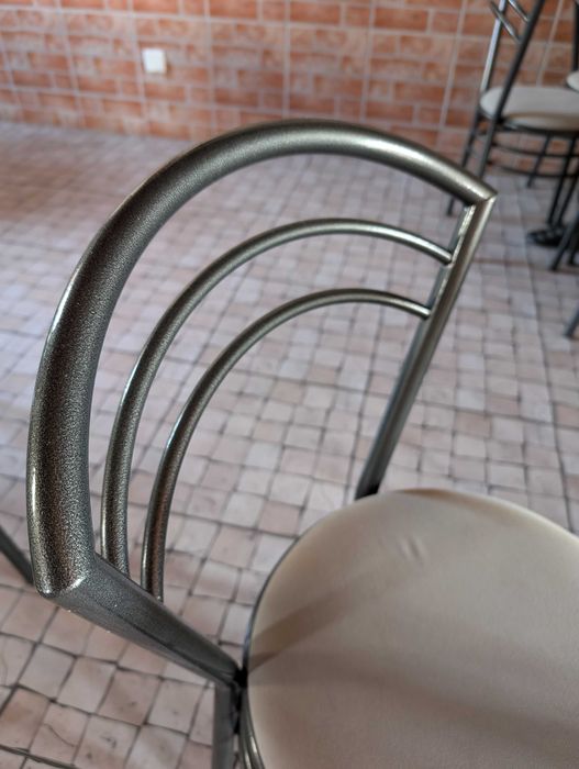 Mesas e cadeiras de café/bar