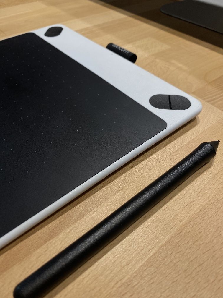 Графічний планшет Wacom Intuos Draw Pen S