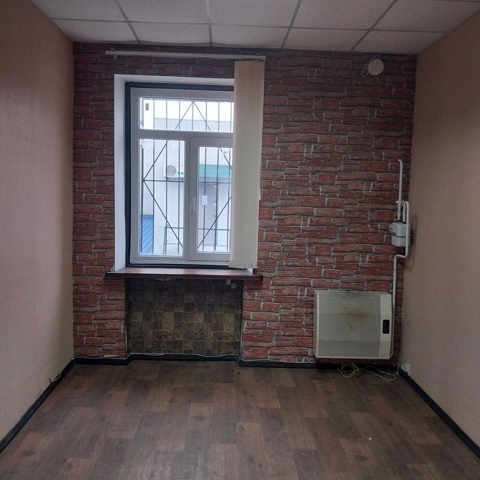 Нежитлове приміщення по вул.УНР, 4 (колишня вул. Зеленко )