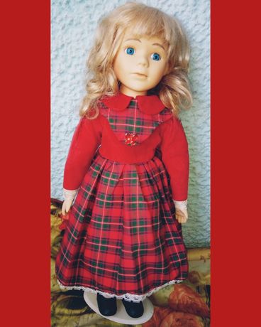 Порцелянова лялька Вікторія колекції Променейд