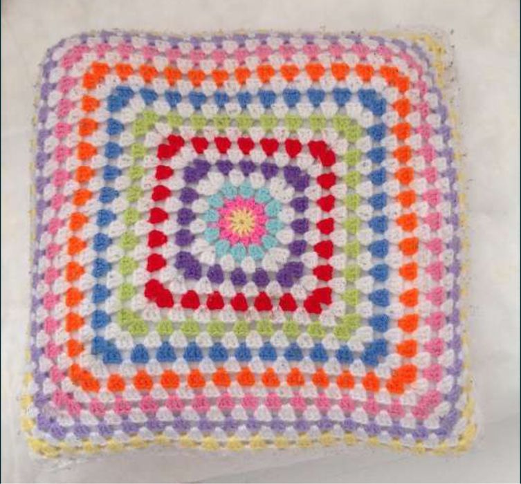 Almofada Granny Squares, lã sintética