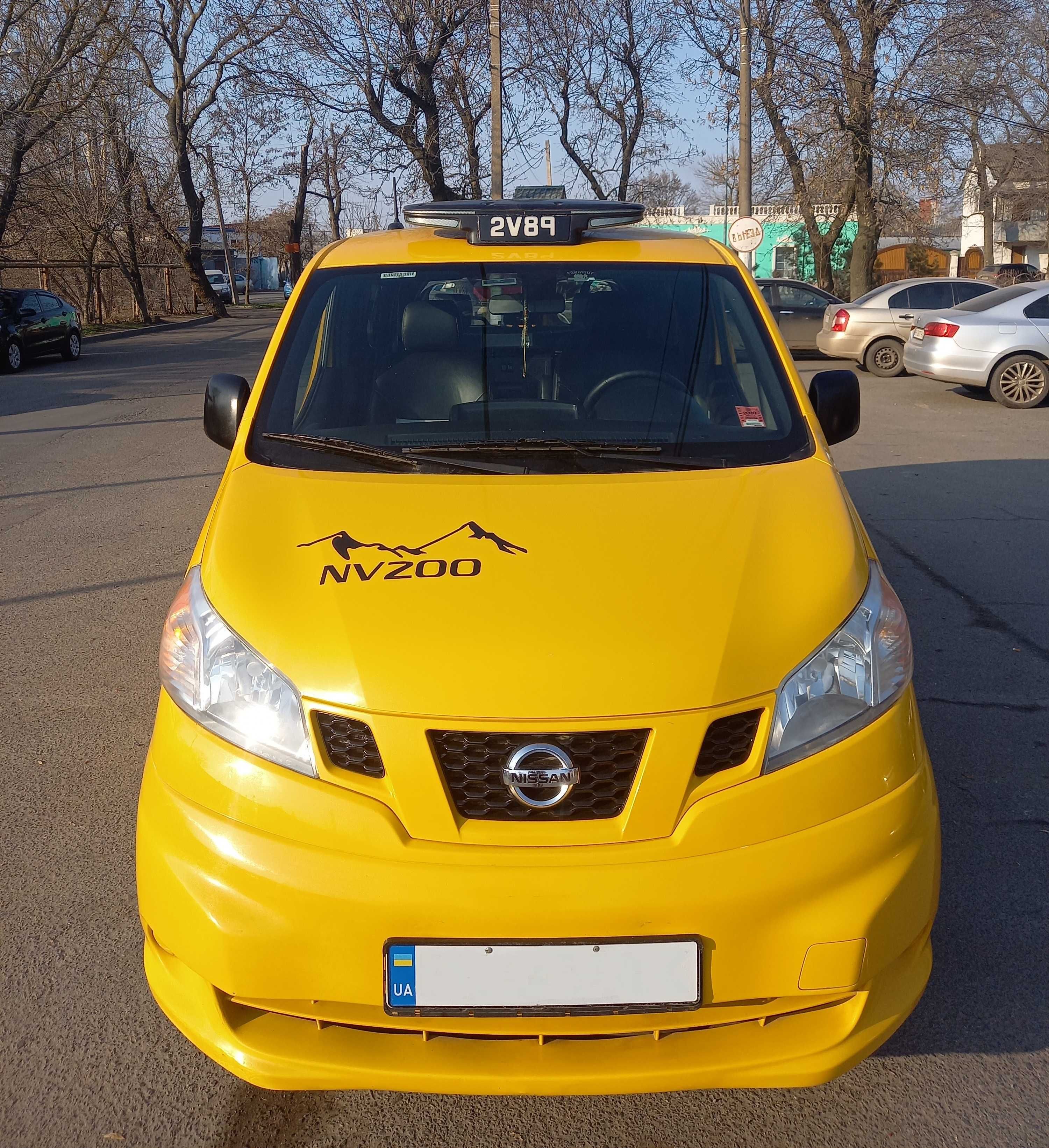 Микроавтобус пассажирский Nissan NV200 TAXI