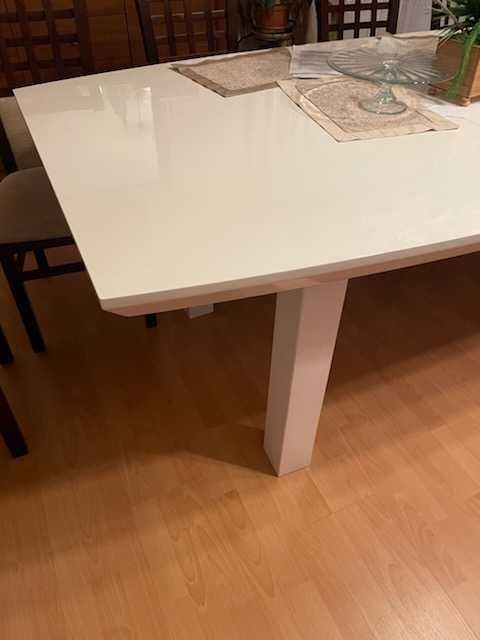 stół biały  8 krzesła