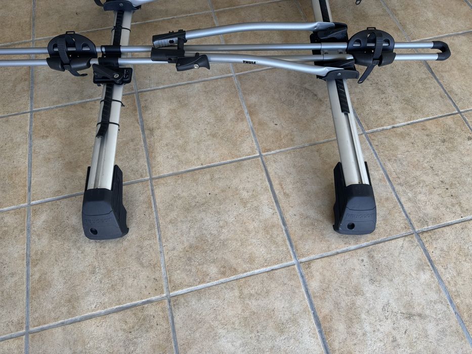 Barras tejadilho Peugeot  com 2 suportes Thule