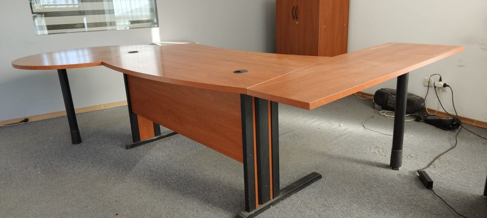 Biurko biurowe z szafką