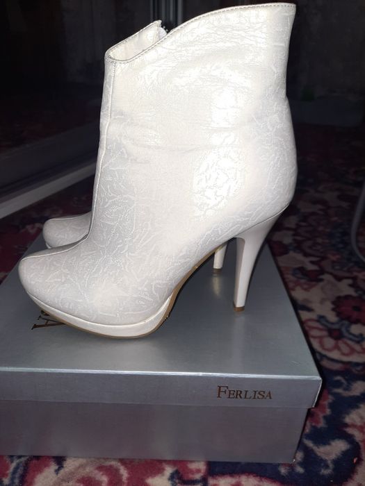 Зимові сапожки 37 розмір. Шампань..