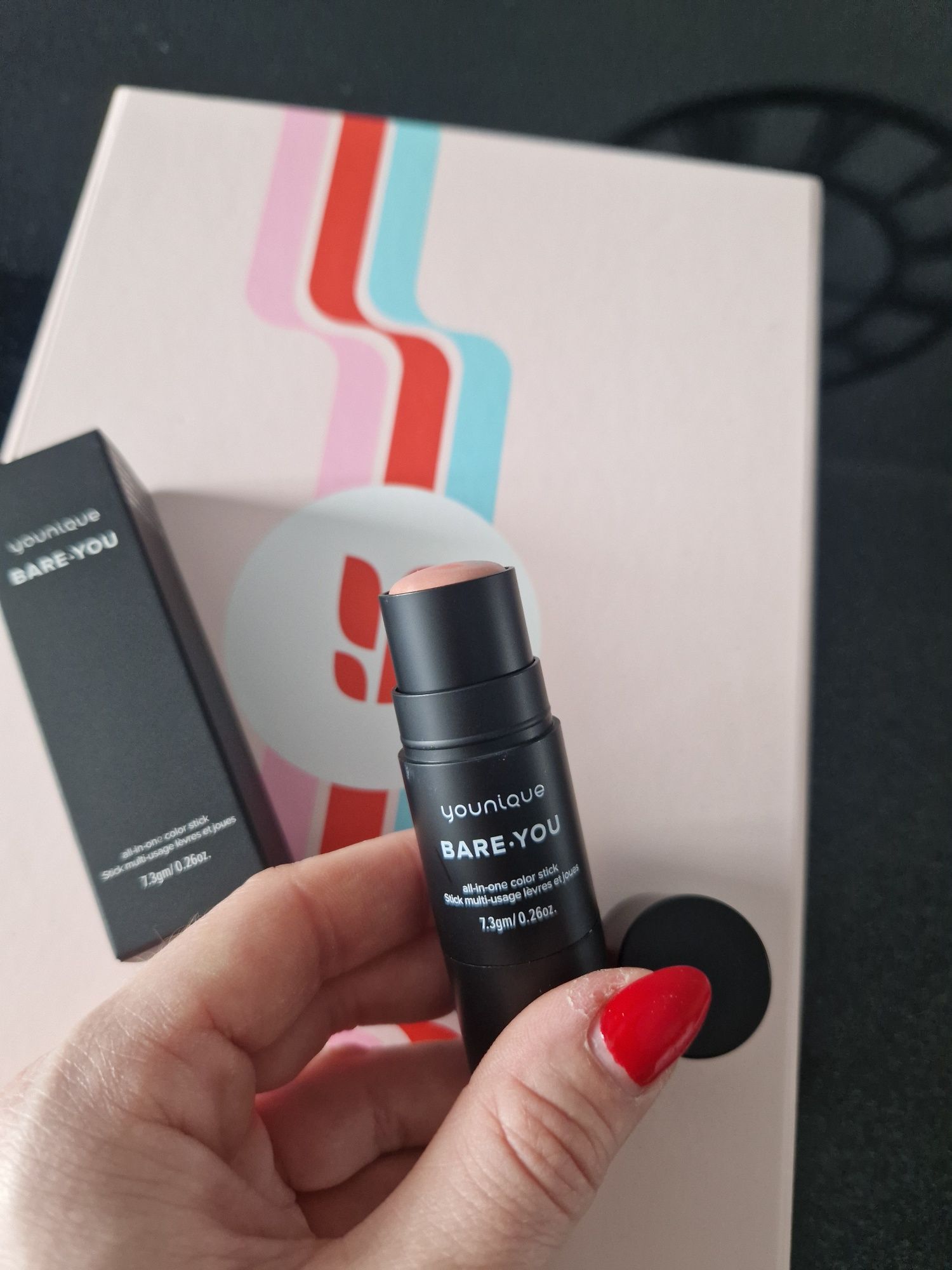 Younique sztyft uniwersalny do makijażu all  in one color stick