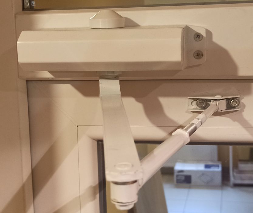 Доводчик дверний SEVEN (до 75кг)