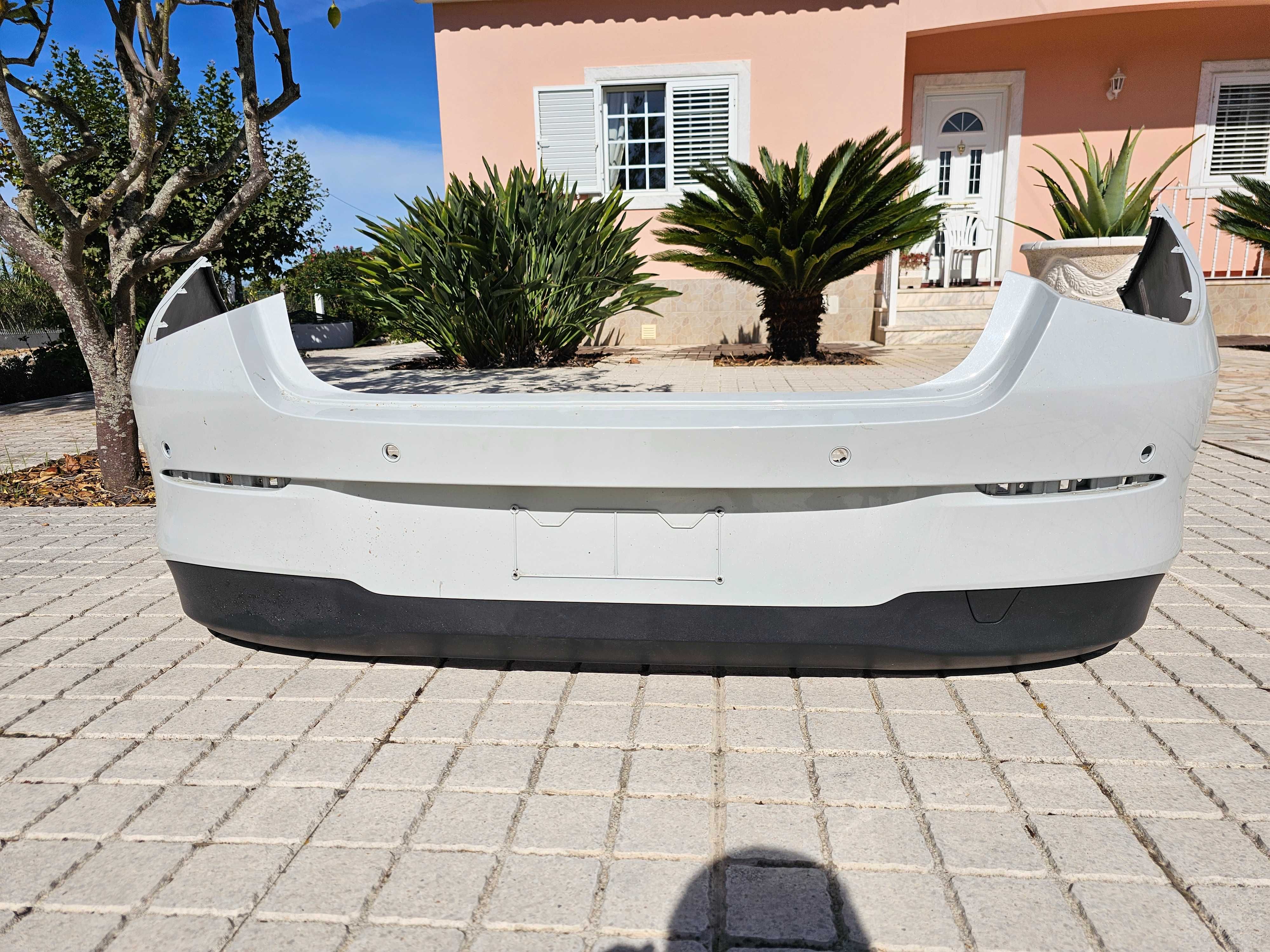Mercedes C118 Para-choques traiseiro (original)