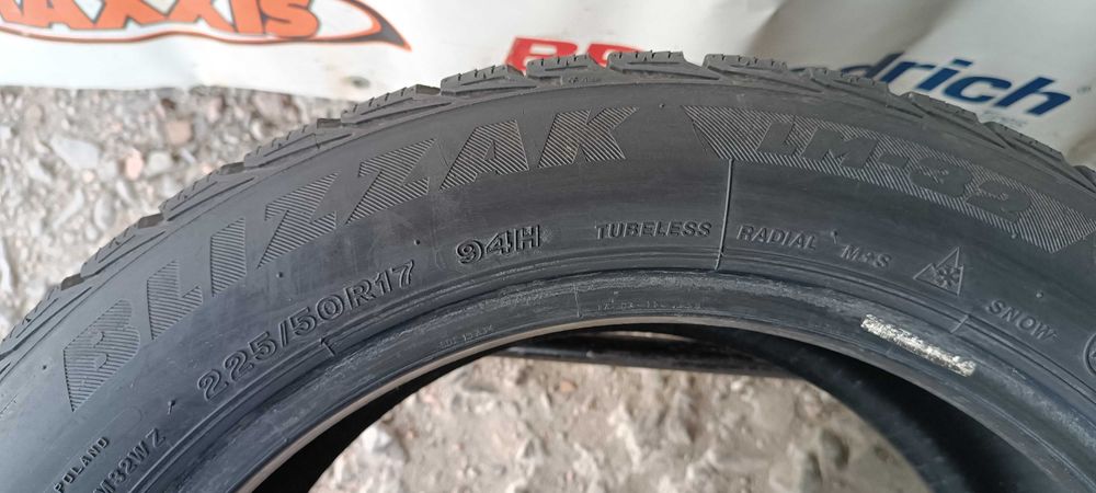 Зимові шини 225/50 R17 Bridgestone blizzak lm 32( RFT)
