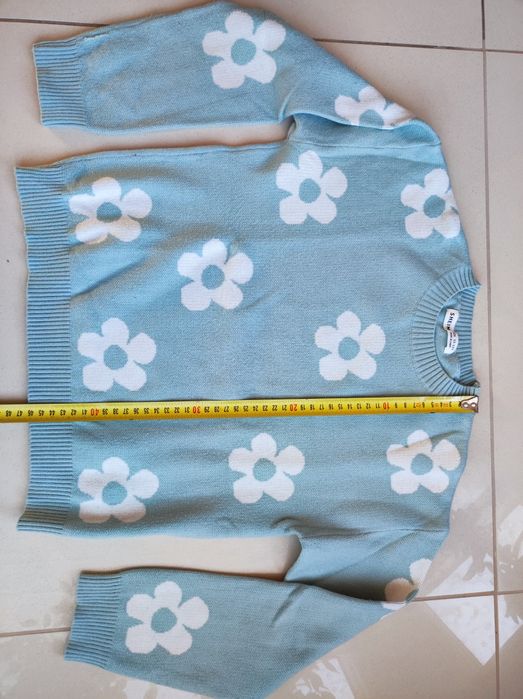 Sweterek dla dziewczynki 140/146 cm