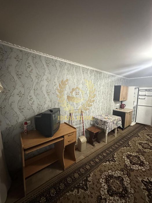 Продаж кімнати, Пріорка Правий берег