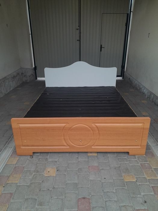 Ліжко двохспальне