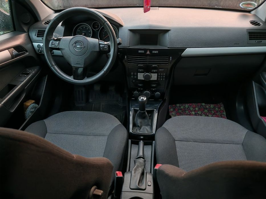 Opel astra 2010 не фарбована