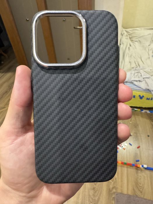 Продам чехол на iphone 15 pro!!!
