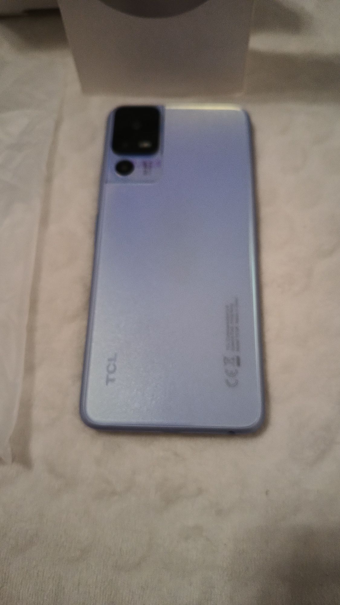 Nowy smartfon TCL 40SE nie samsung