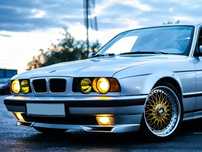Накладка на передний бампер BMW 5 E34 1987-1995  БМВ Е34 (клыки 2шт)