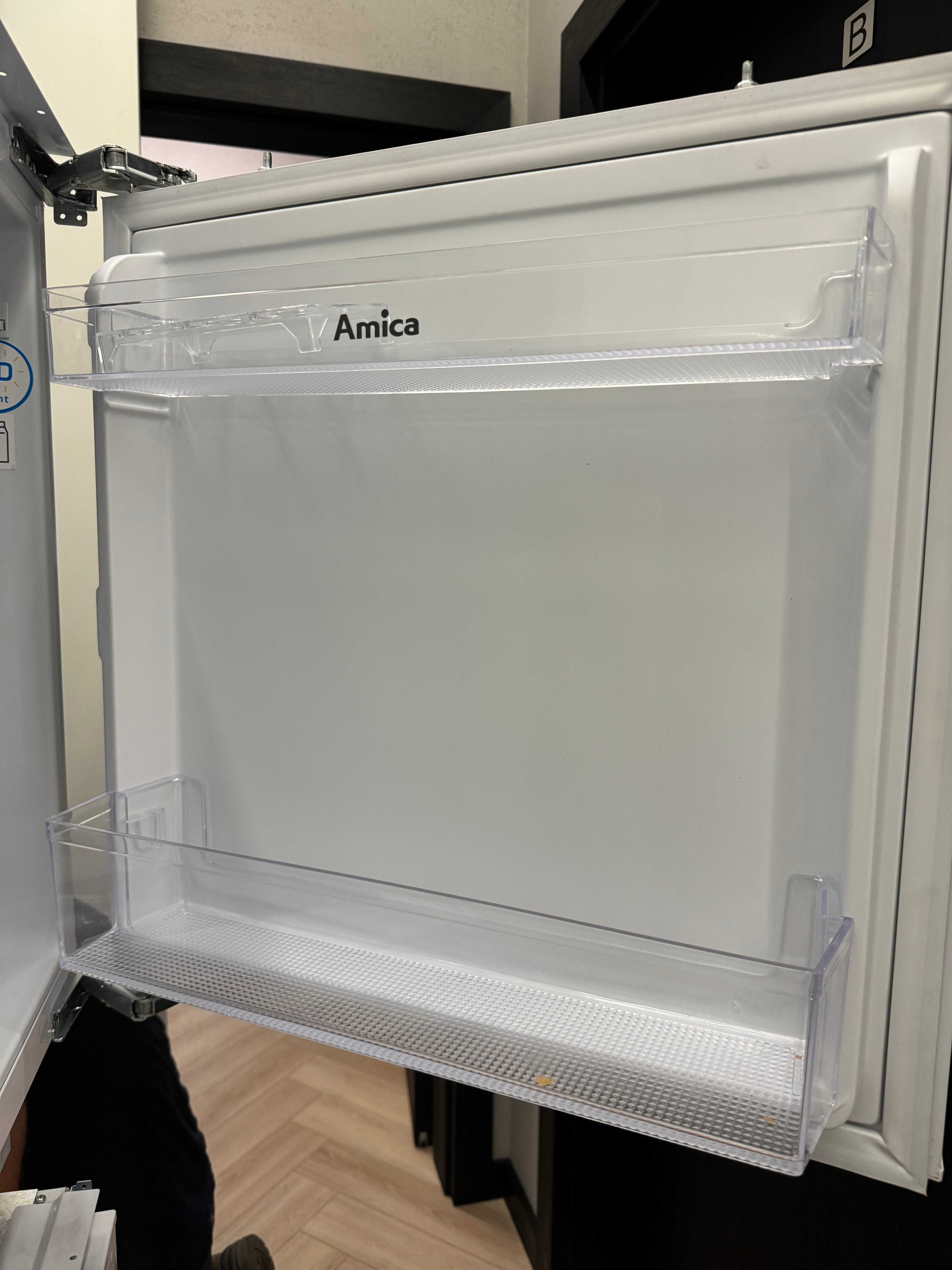 Lodówka AMICA UC162.4 prawie nowa