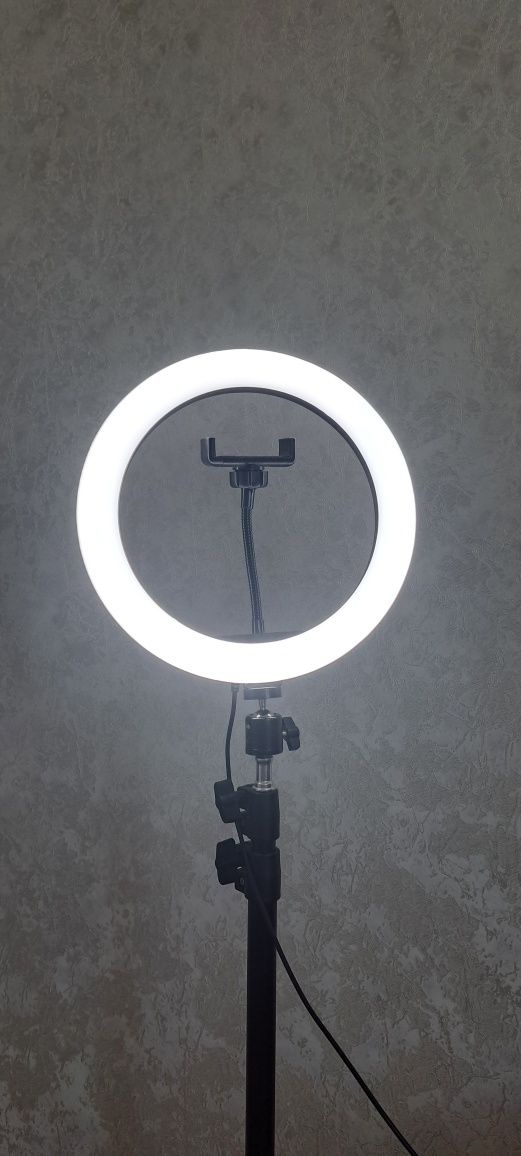 Світільник кільцевий Ledvance Linear LED Mobile Ring Tripod, TikTok